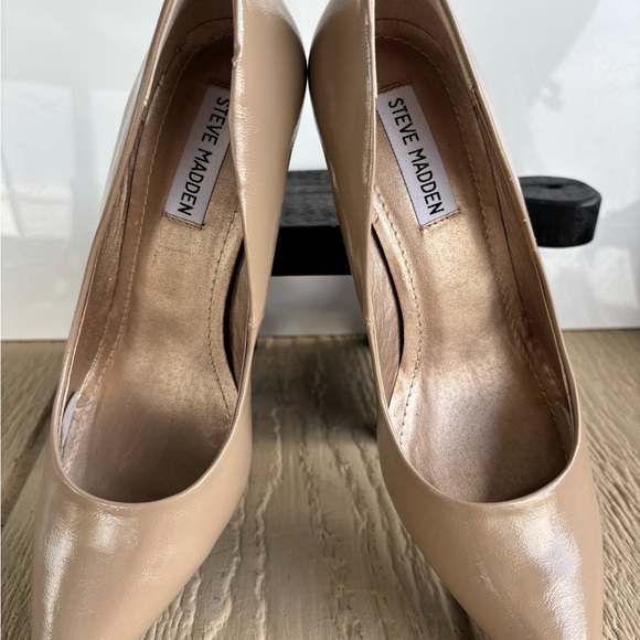 Steve Madden Tan Pointed-Toe Heels - Picture 3 of 8